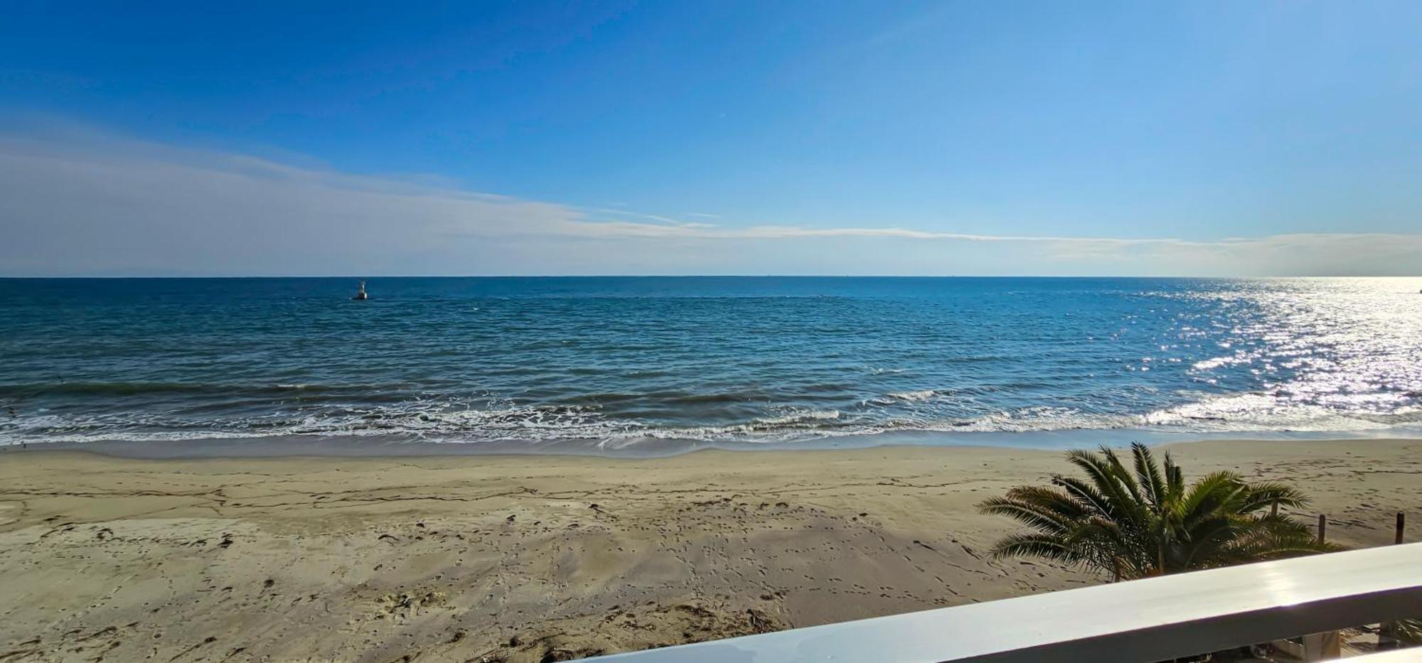 Hara Apartment In Front Of The Beach Paralía المظهر الخارجي الصورة