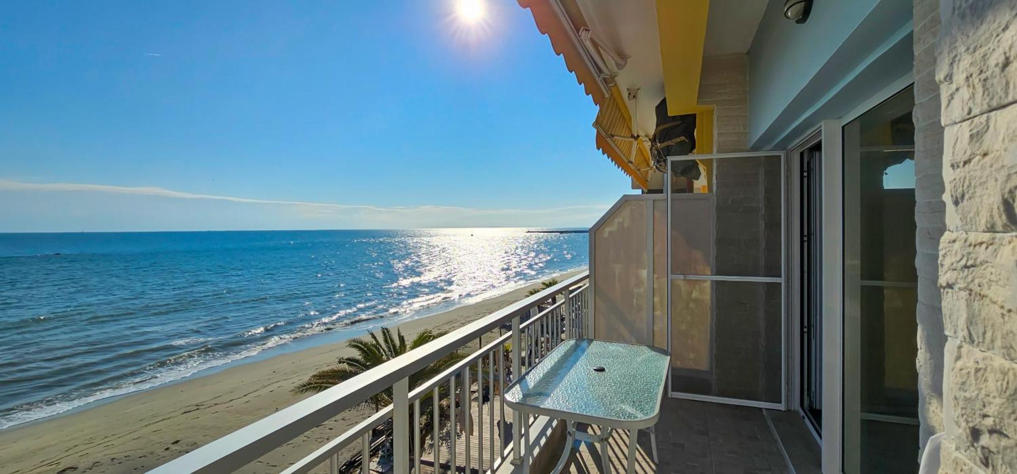 Hara Apartment In Front Of The Beach Paralía المظهر الخارجي الصورة